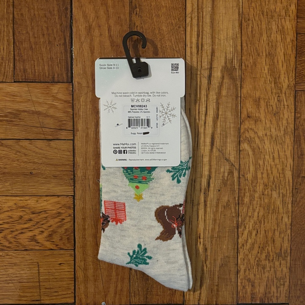 NWT MeMoi Holiday Squirrel Print Socks - Gray - Picture 2 of 5